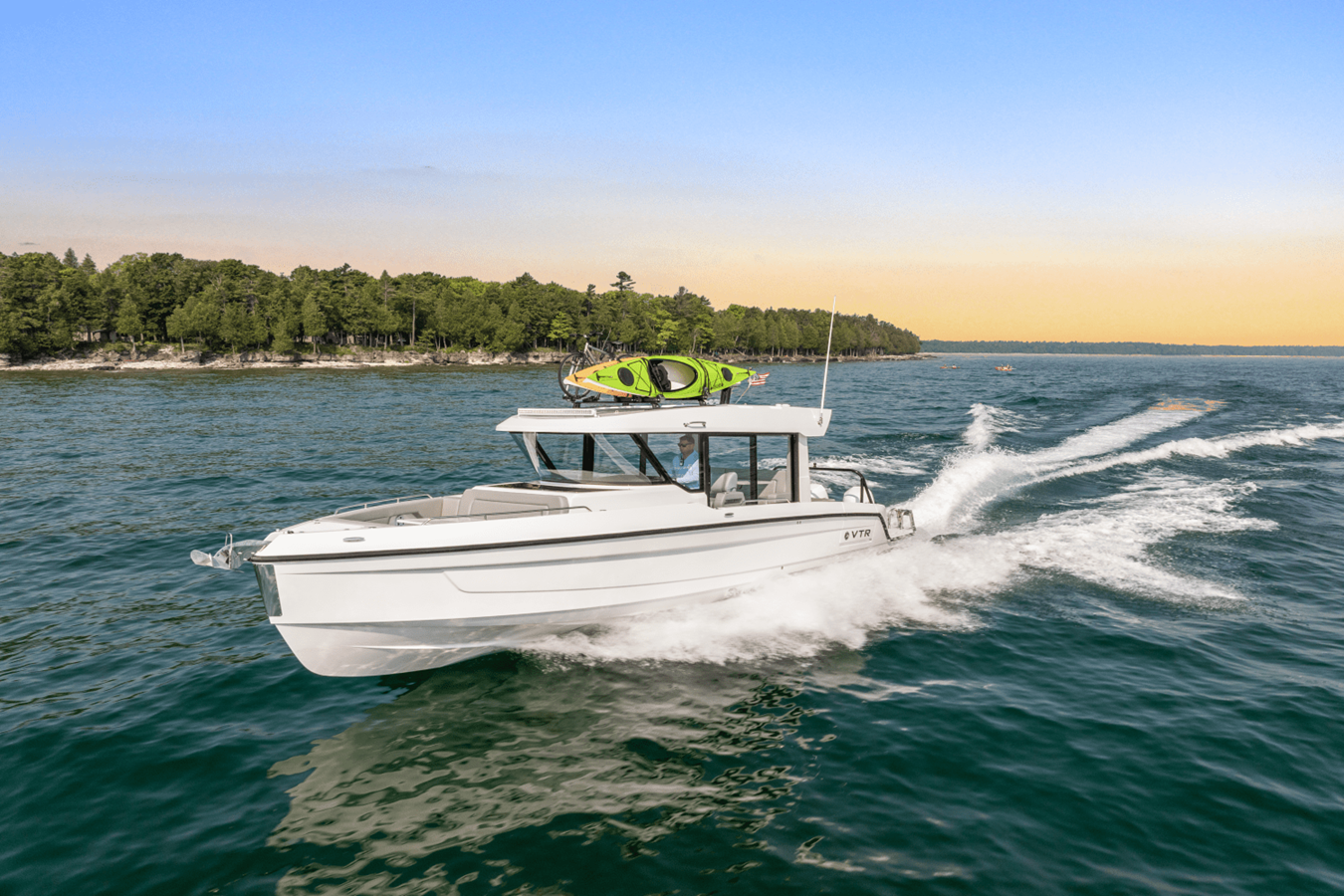2027 Cruisers Yachts 38 VTR 1