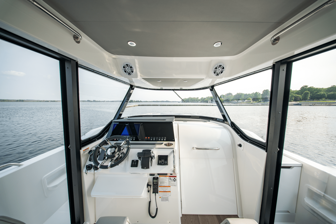 2027 Cruisers Yachts 38 VTR 14