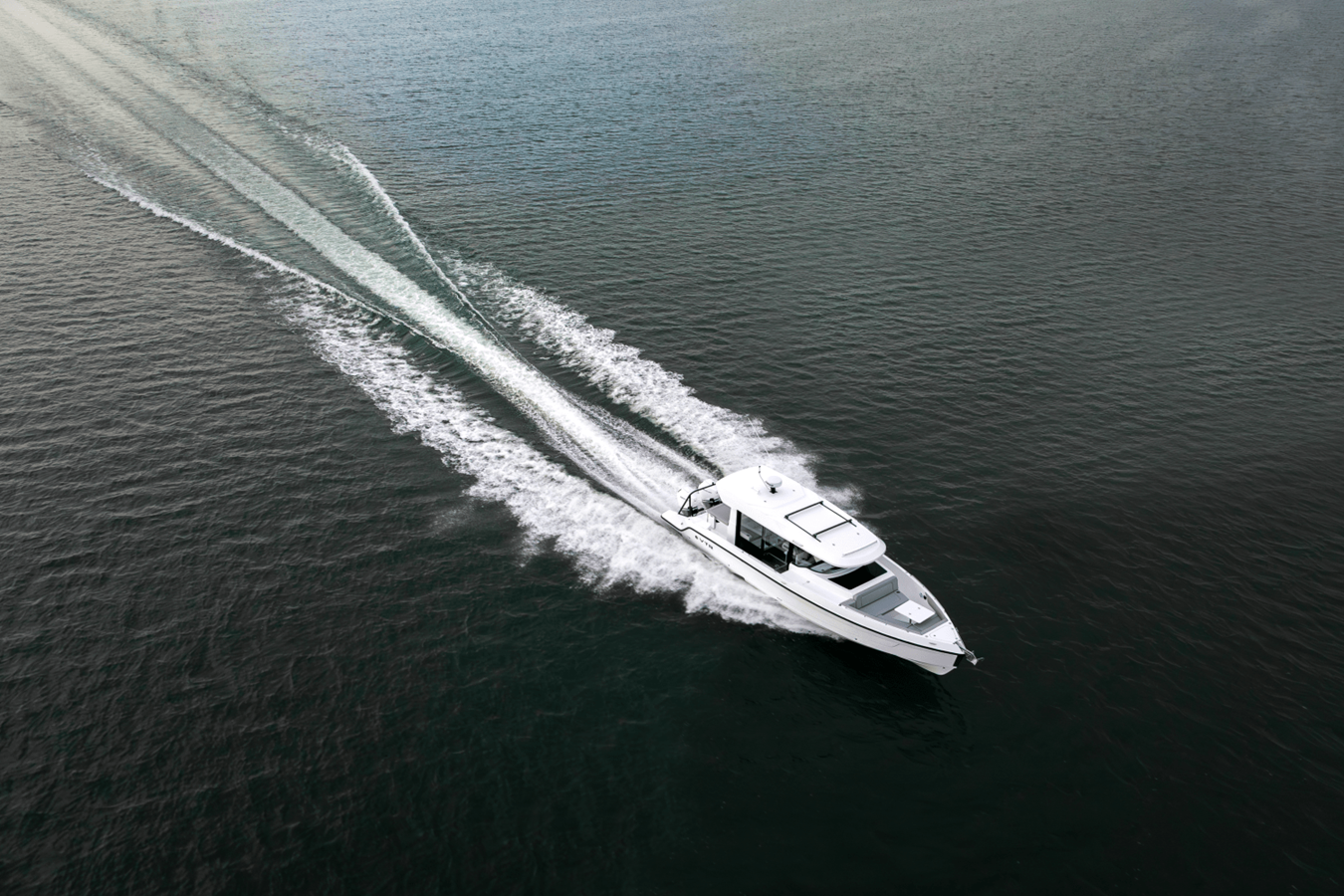 2027 Cruisers Yachts 38 VTR 37