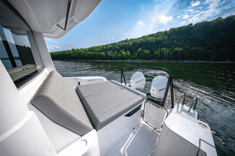 2027 Cruisers Yachts 38 VTR 7