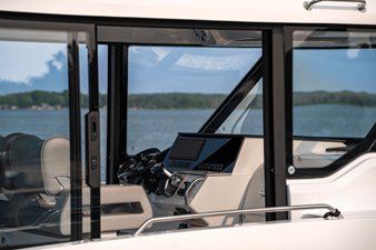 2027 Cruisers Yachts 38 VTR 9