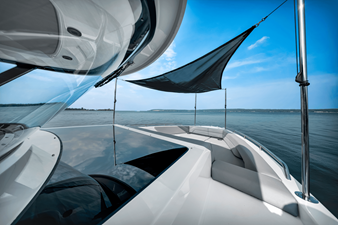 2027 Cruisers Yachts 38 VTR 24