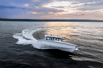 2027 Cruisers Yachts 38 VTR 38