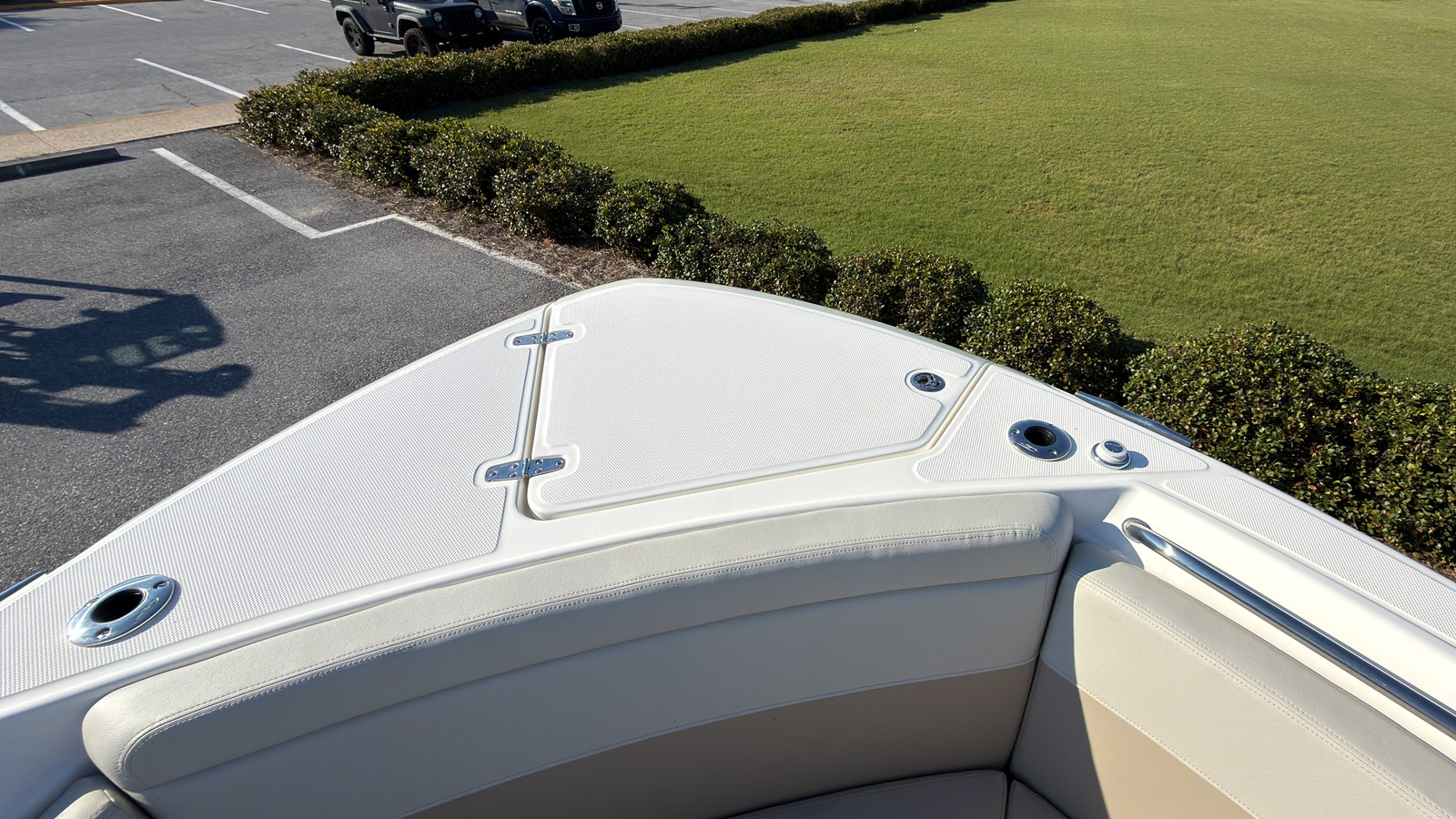 2027 Boston Whaler 280 Vantage 9