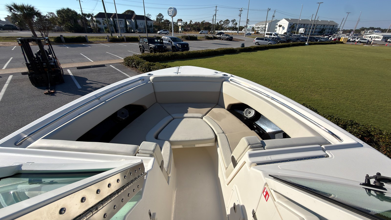 2027 Boston Whaler 280 Vantage 11