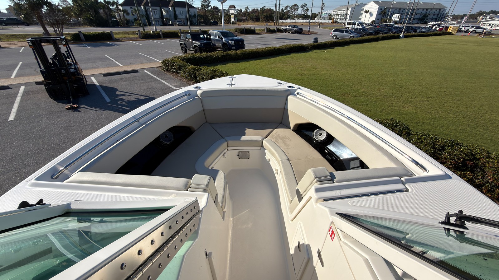 2027 Boston Whaler 280 Vantage 13