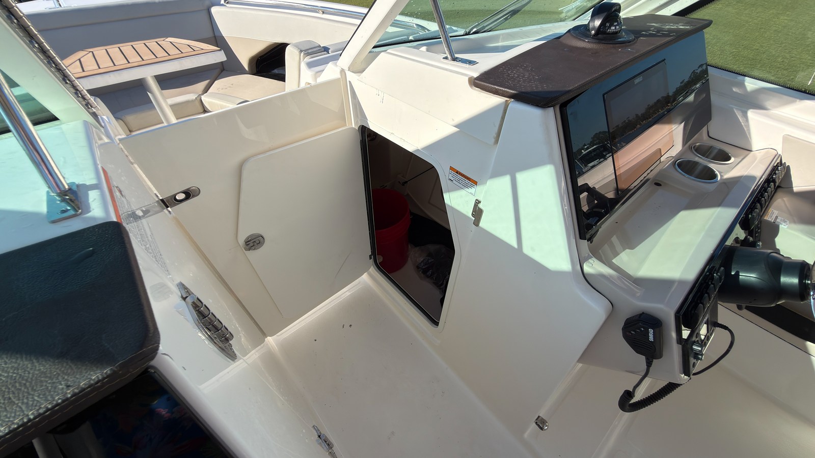2027 Boston Whaler 280 Vantage 16