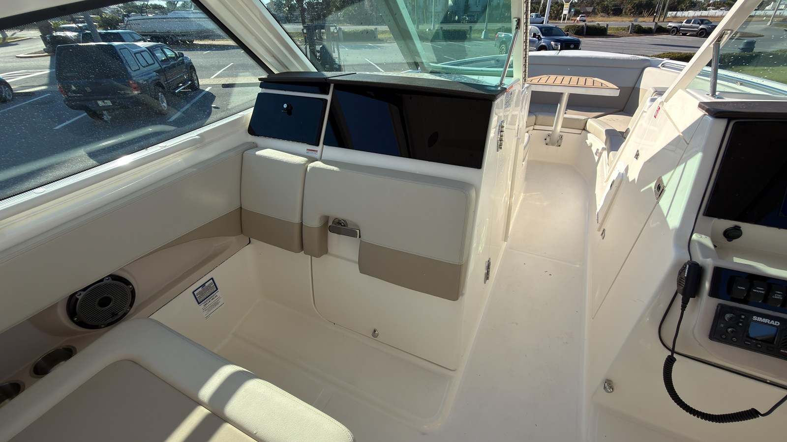 2027 Boston Whaler 280 Vantage 23