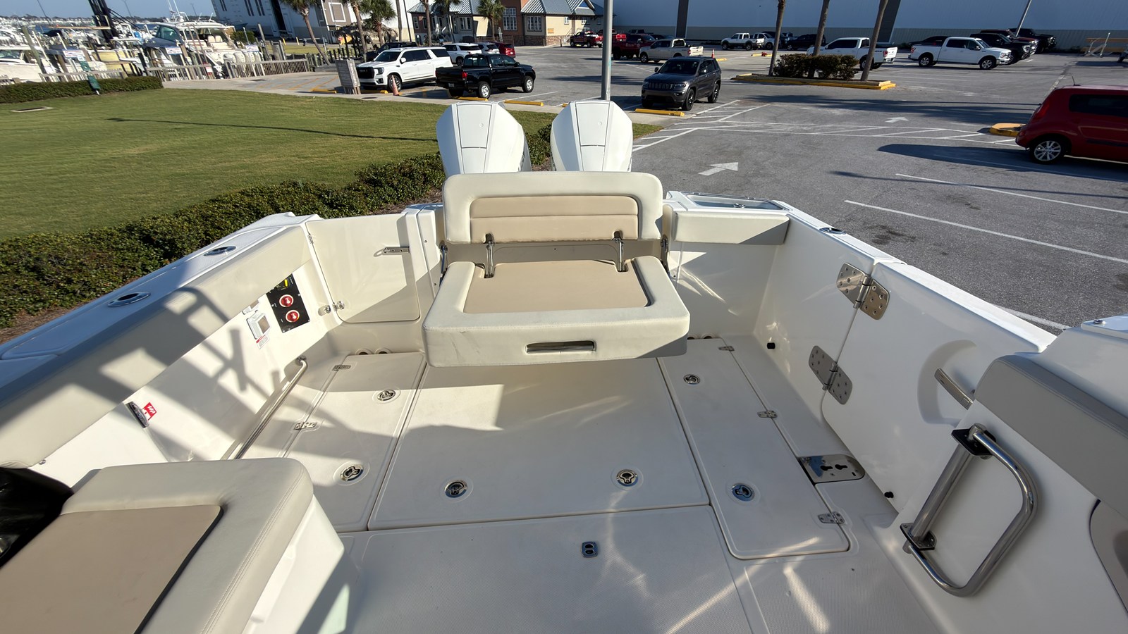 2027 Boston Whaler 280 Vantage 31