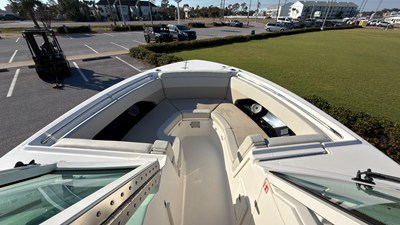 2027 Boston Whaler 280 Vantage 13