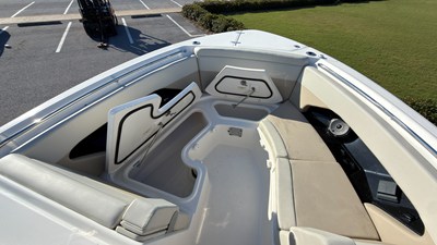 2027 Boston Whaler 280 Vantage 14
