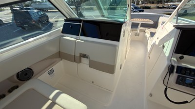 2027 Boston Whaler 280 Vantage 23