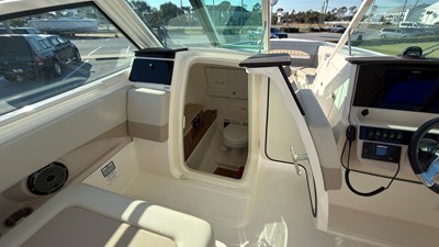 2027 Boston Whaler 280 Vantage 24