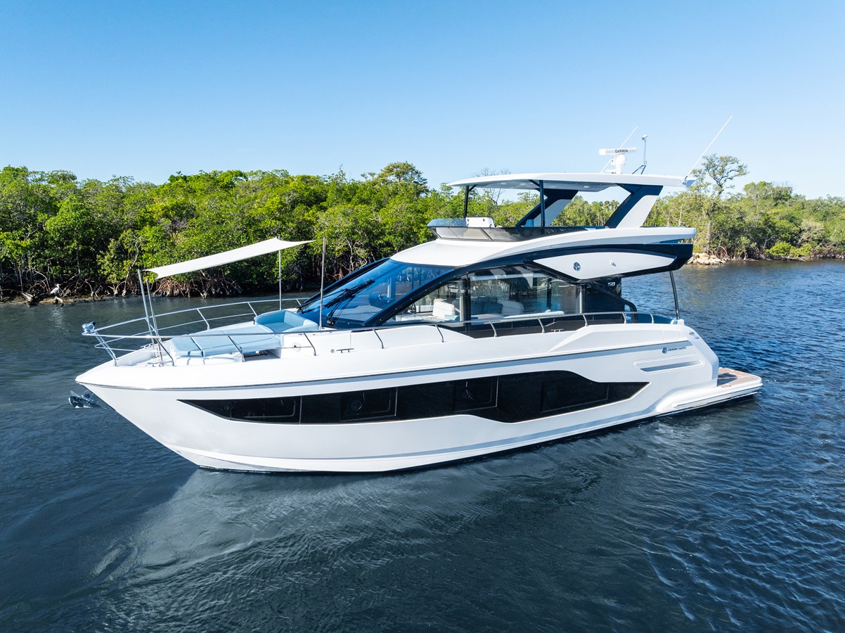 2027 Cruisers Yachts 50 FLY 2
