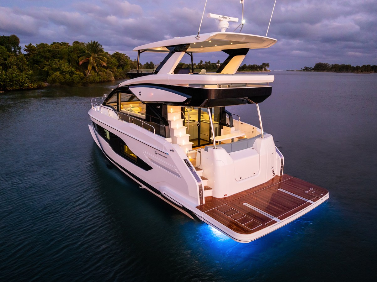 2027 Cruisers Yachts 50 FLY 9