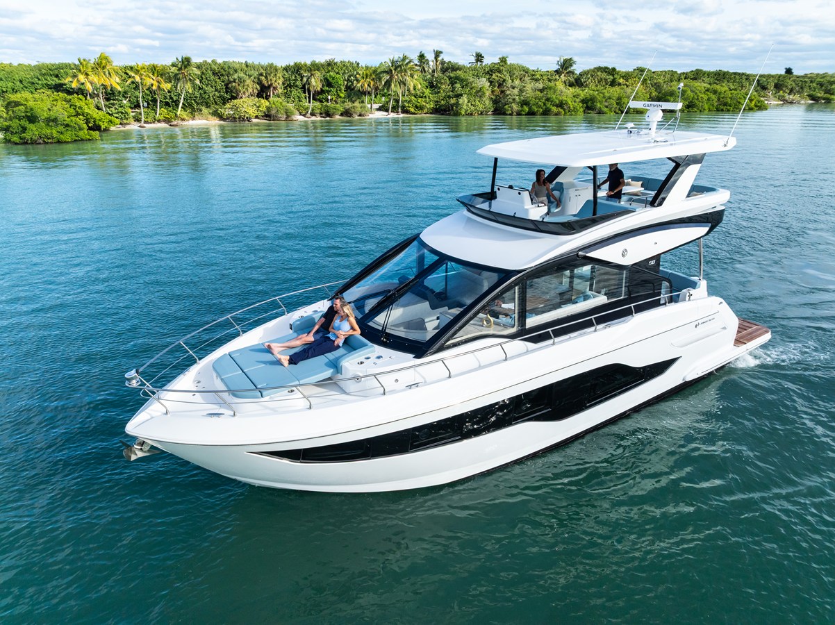 2027 Cruisers Yachts 50 FLY 18