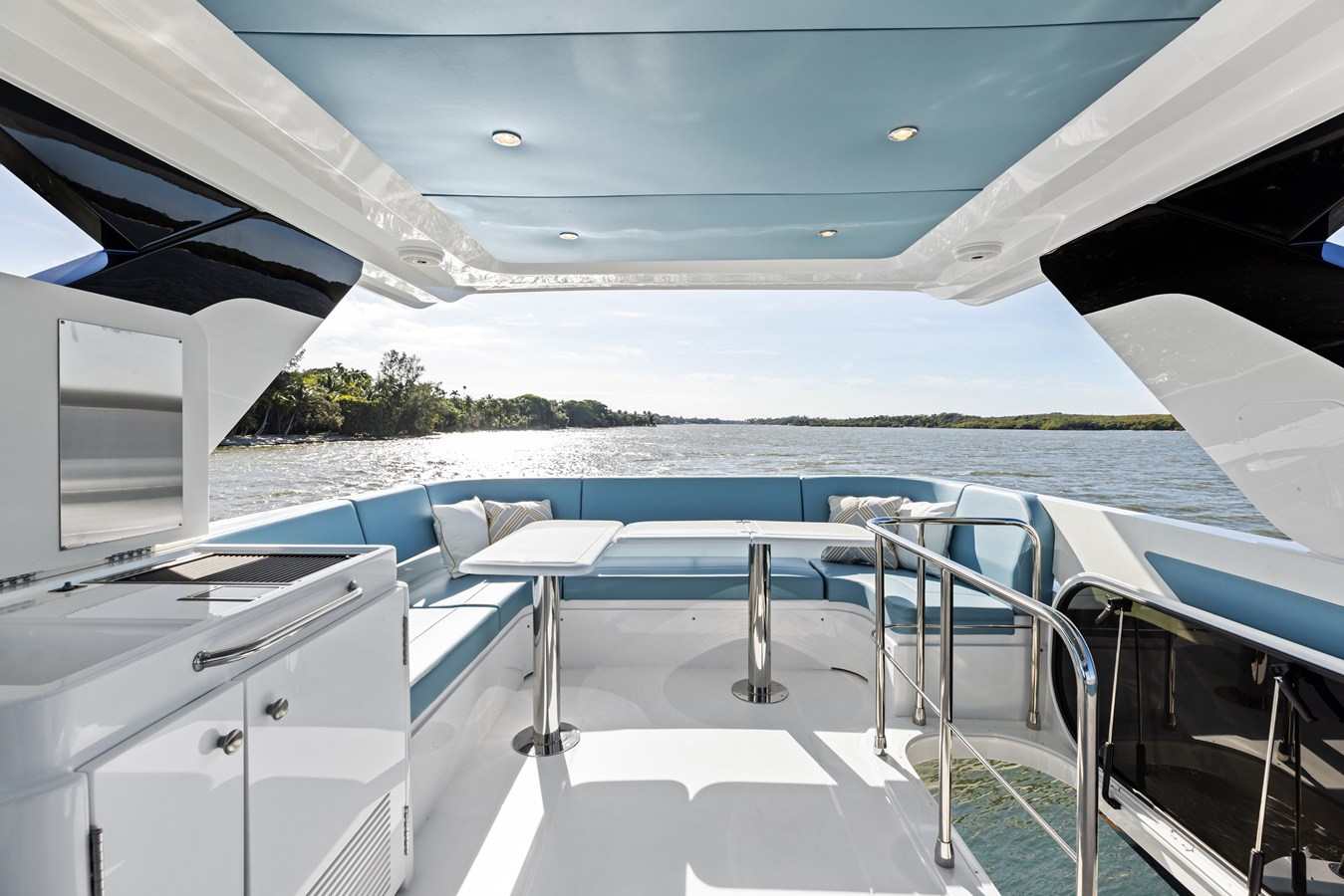 2027 Cruisers Yachts 50 FLY 35