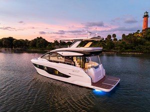 2027 Cruisers Yachts 50 FLY 7