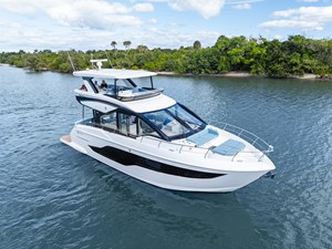 2027 Cruisers Yachts 50 FLY 12