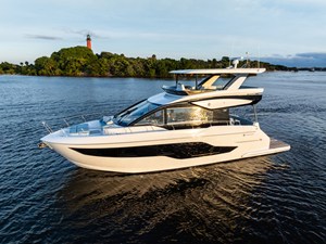 2027 Cruisers Yachts 50 FLY 20