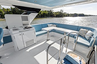 2027 Cruisers Yachts 50 FLY 34