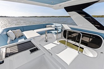 2027 Cruisers Yachts 50 FLY 36