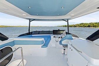 2027 Cruisers Yachts 50 FLY 41