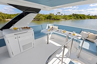 2027 Cruisers Yachts 50 FLY 45