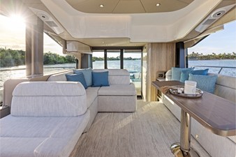 2027 Cruisers Yachts 50 FLY 48