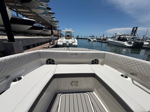 2026 Sea Ray SDX 270 Outboard 7