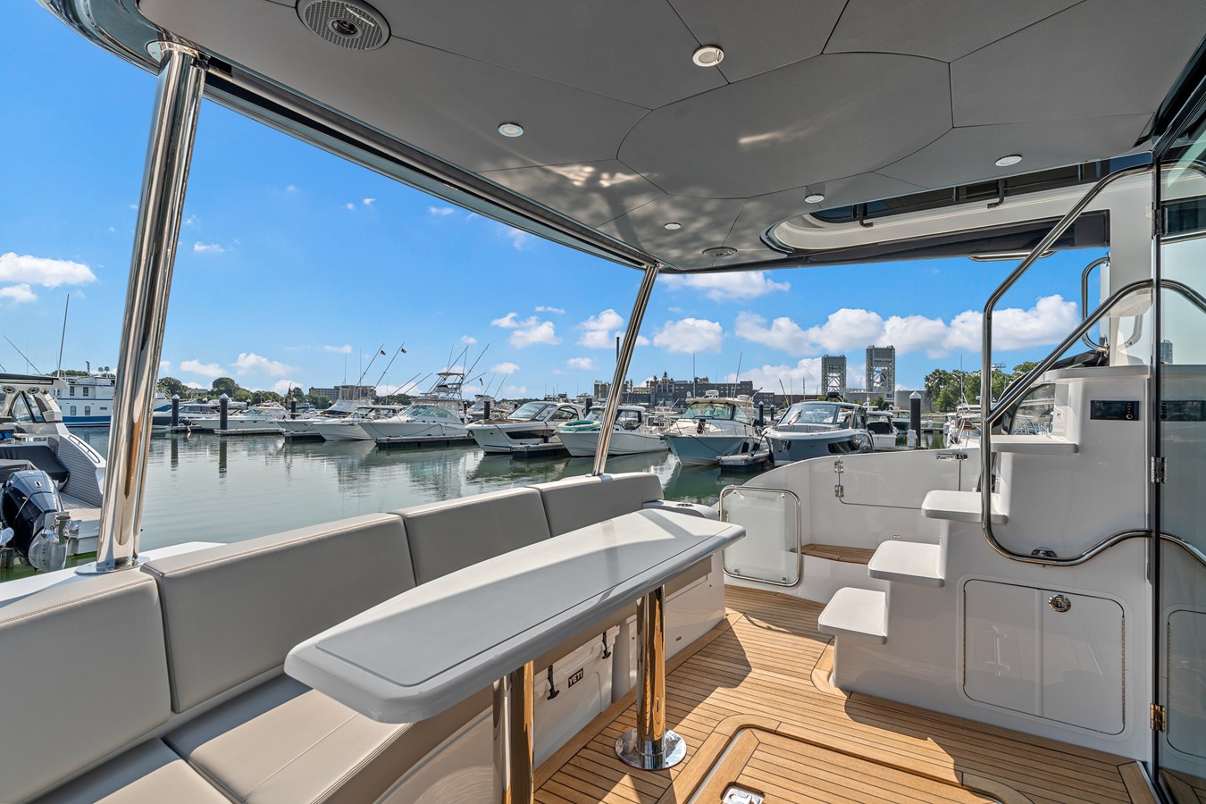 2027 Cruisers Yachts 50 FLY 10