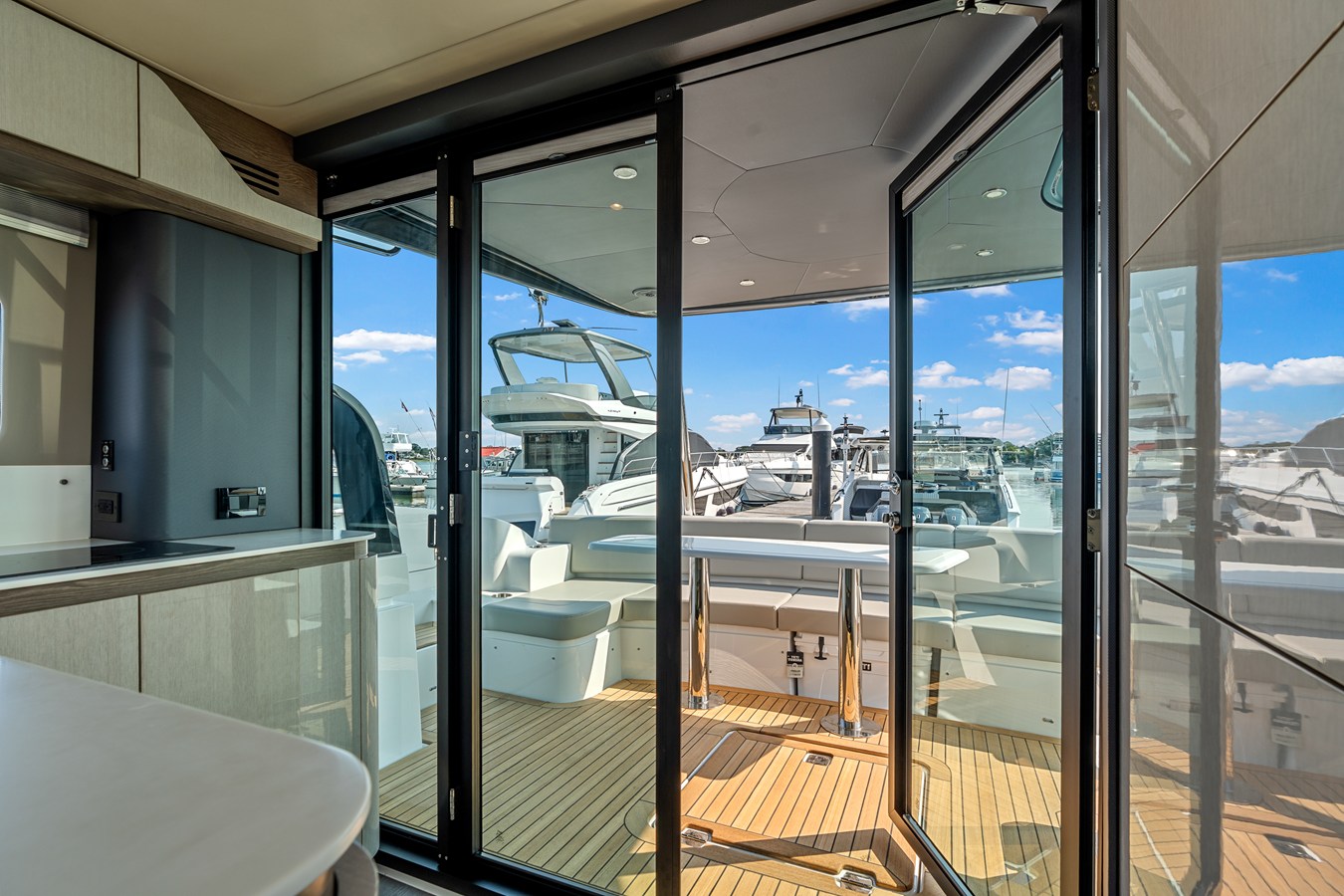 2027 Cruisers Yachts 50 FLY 14