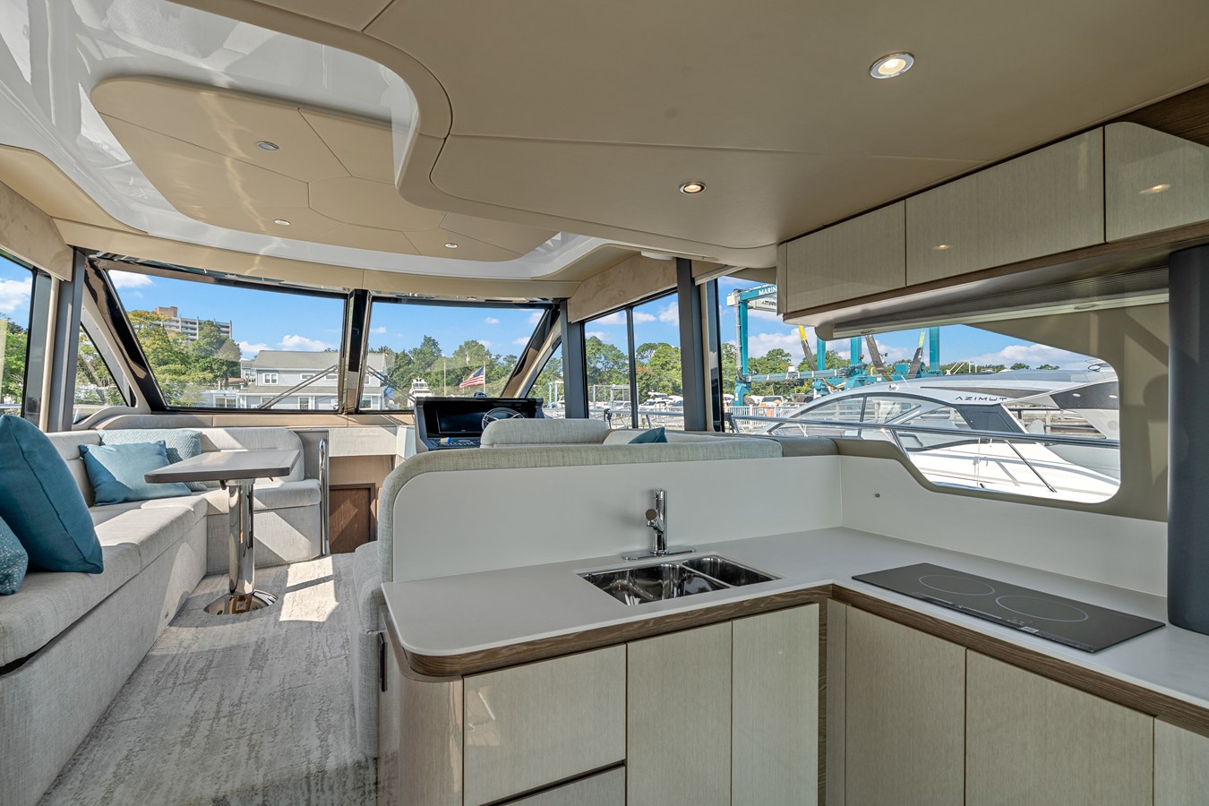 2027 Cruisers Yachts 50 FLY 15