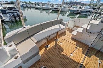2027 Cruisers Yachts 50 FLY 11