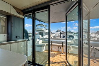 2027 Cruisers Yachts 50 FLY 14