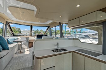 2027 Cruisers Yachts 50 FLY 15