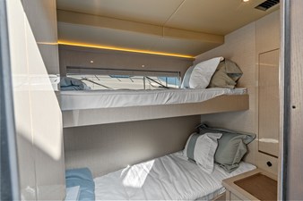 2027 Cruisers Yachts 50 FLY 28