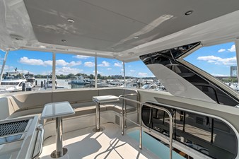 2027 Cruisers Yachts 50 FLY 45