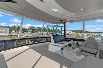 2027 Cruisers Yachts 50 FLY 53