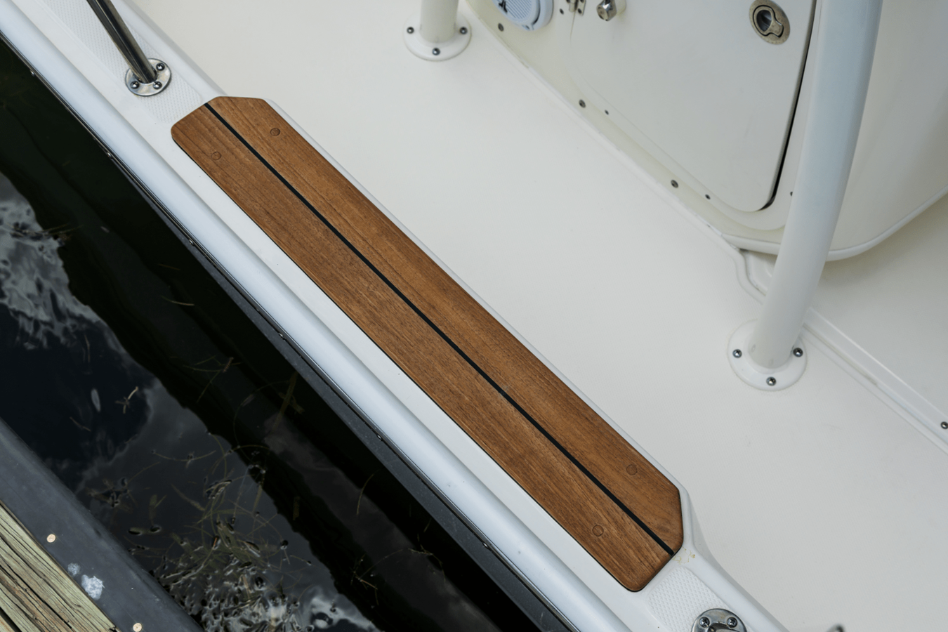 2027 Boston Whaler 190 Montauk 29