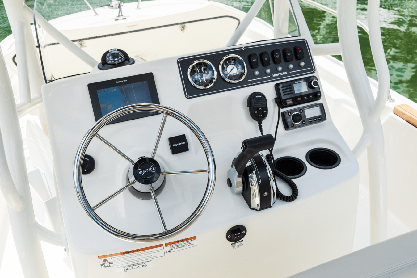 2027 Boston Whaler 190 Montauk 31