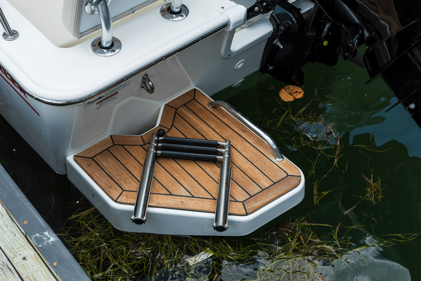 2027 Boston Whaler 190 Montauk 40