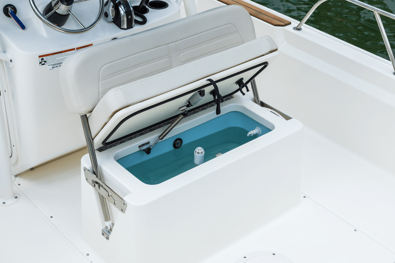 2027 Boston Whaler 190 Montauk 41