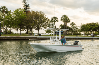 2027 Boston Whaler 190 Montauk 10