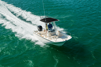 2027 Boston Whaler 190 Montauk 14