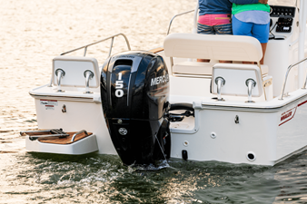 2027 Boston Whaler 190 Montauk 18