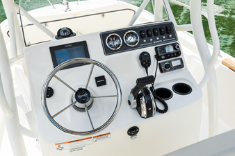 2027 Boston Whaler 190 Montauk 31