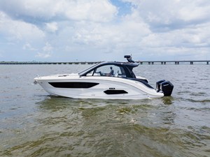 Sea Ray Sundancer 370 Outboard 1 2026 Sea Ray Sundancer 370 Outboard 2