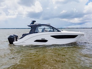 Sea Ray Sundancer 370 Outboard 5 2026 Sea Ray Sundancer 370 Outboard 6