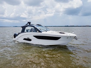 Sea Ray Sundancer 370 Outboard 6 2026 Sea Ray Sundancer 370 Outboard 7